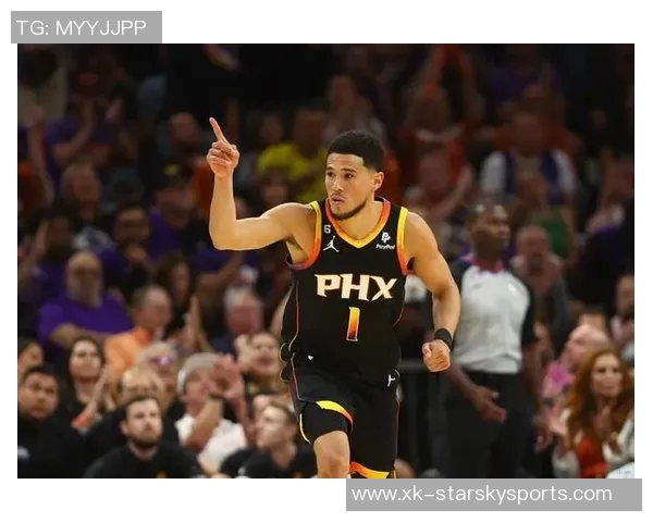 布克第三节强势回归5投4中砍下12分助力球队成功反超比分