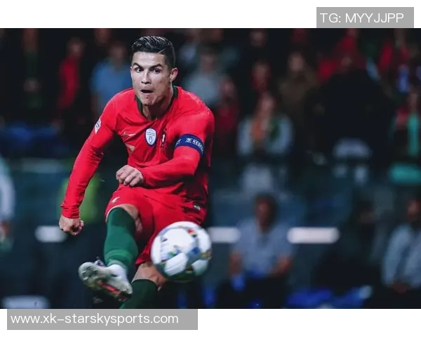 C罗分享回归葡萄牙国家队的帅气照片墨镜加持魅力十足